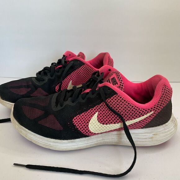 Nike| Revolution 3| pink and black - Picture 2 of 8